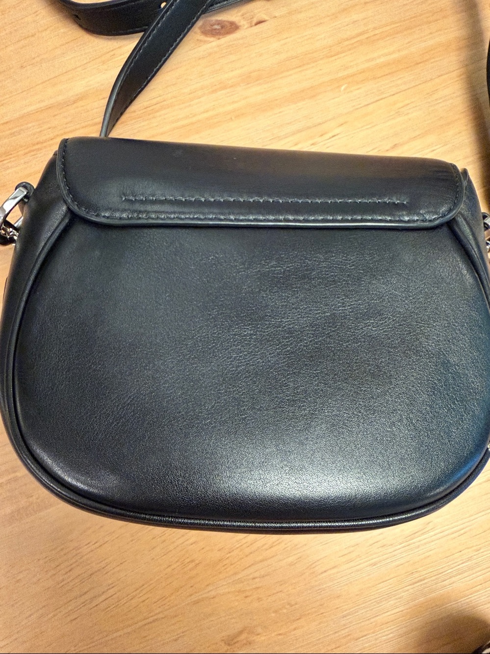 Marc Jacobs J Marc small Black Leather Saddle Crossbody with Signature Badge - Picture 3 of 5